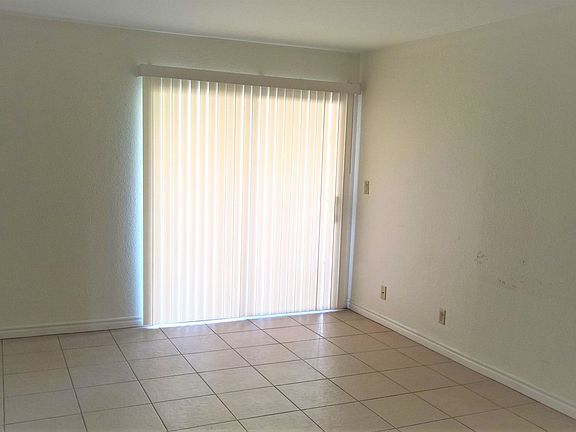 3rd image of 5060 Indian River Dr Unit 385