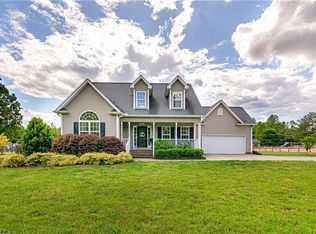 7611 Strawberry Rd, Summerfield, NC 27358