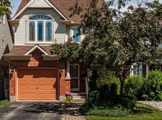 907 Blacksmith St, London, ON N6H 5R5