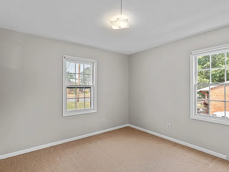 534 W Hugh St — Photo 11