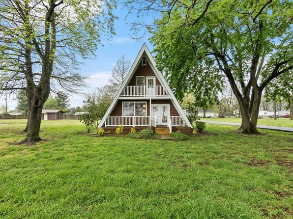 210 Wayne St, East Prairie, MO 63845