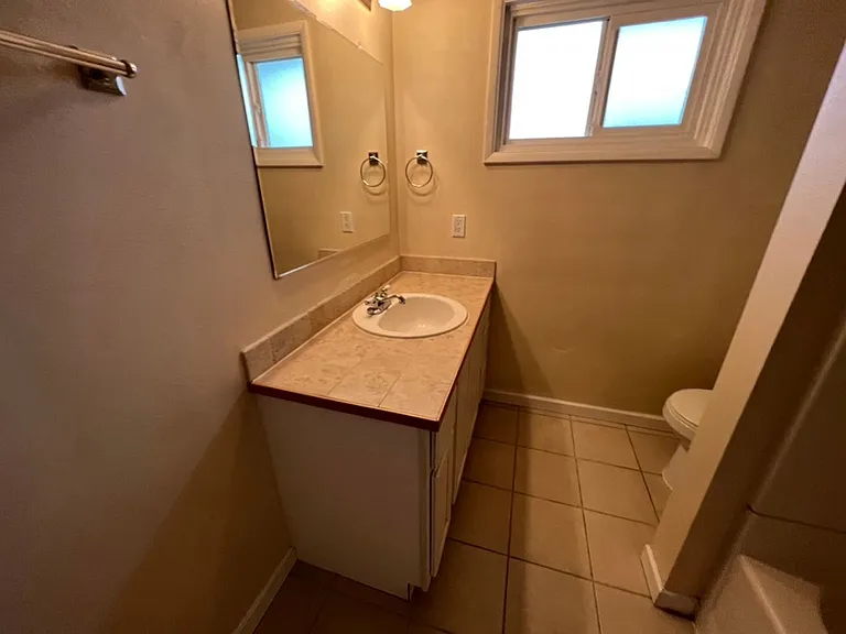 1425 W 8th Ave #11 — Photo 8