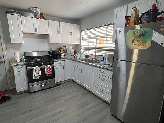 5th image of 908 W Lead Ave