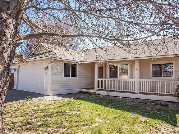2nd image of 516 W Bridgewood Lane