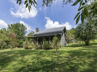 648 Cummings Ln, Cottontown, TN 37048