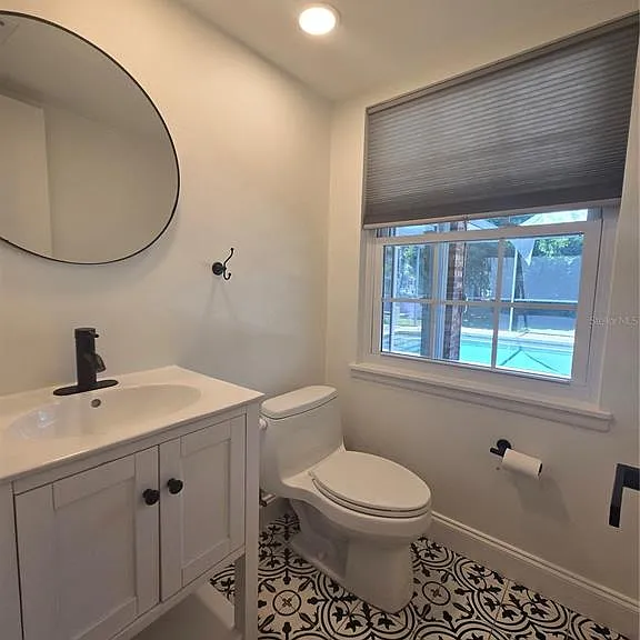 300 Cypress Creek Cir — Photo 12