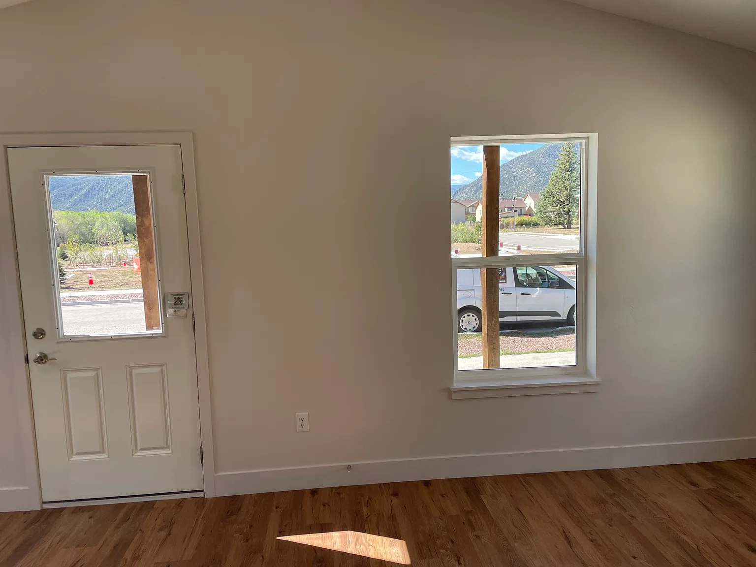 2 bed, 1360 sqft, $2,270 — Photo 2