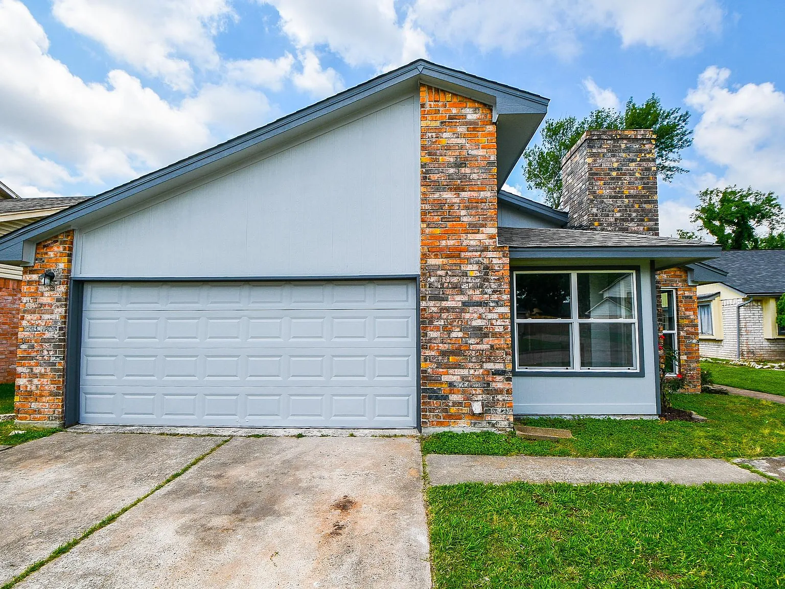 3 bed, 2.0 bath, 1676 sqft, $2,000 — Photo 3