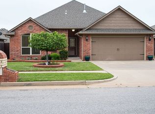 11740 SW 18th St, Yukon, OK 73099