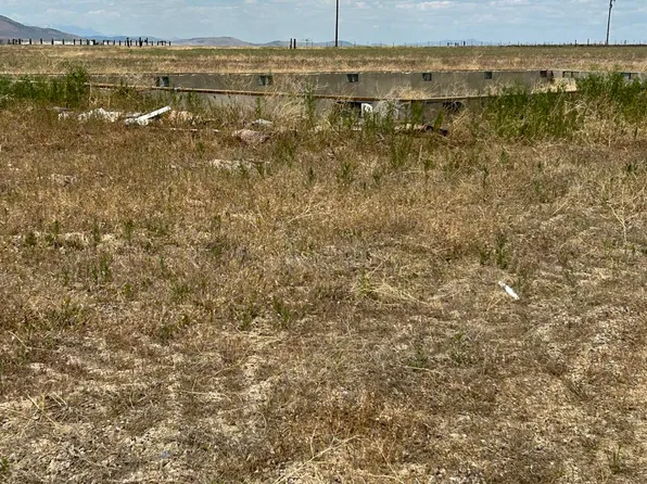 455 Harry Dr, Winnemucca, NV 89445