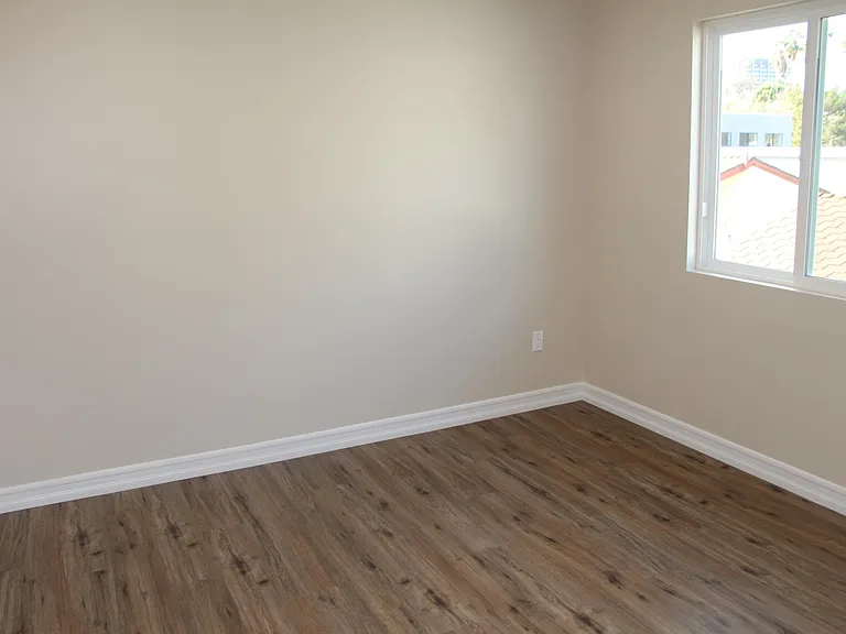 15431 Huston St — Photo 18