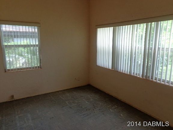 4th image of 1320 Moore St