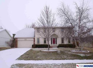 15060 Lake St, Omaha, NE 68116