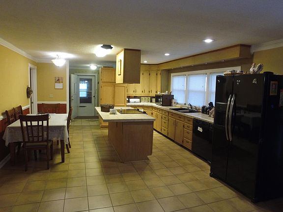 2nd image of 36 Hannah Ln