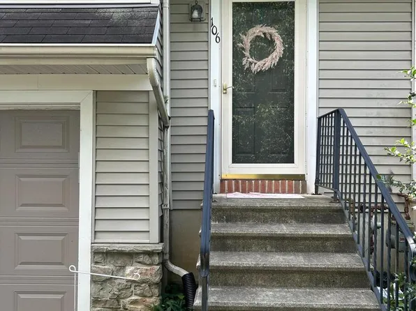106 Banyan Circle Dr, Lancaster, PA 17603
