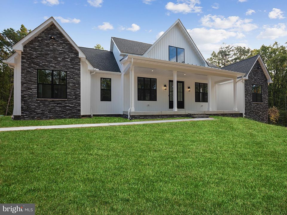 1st image of 40115 Brambleberry Ln