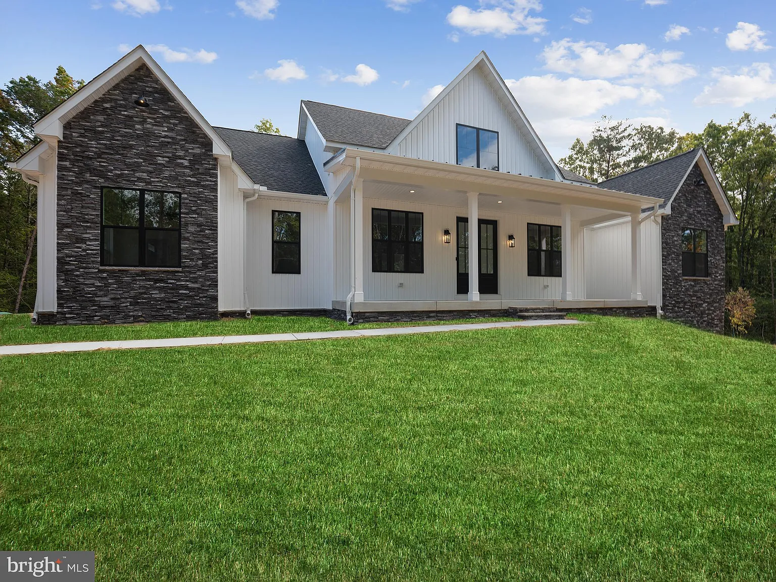 40115 Brambleberry Ln photo 1