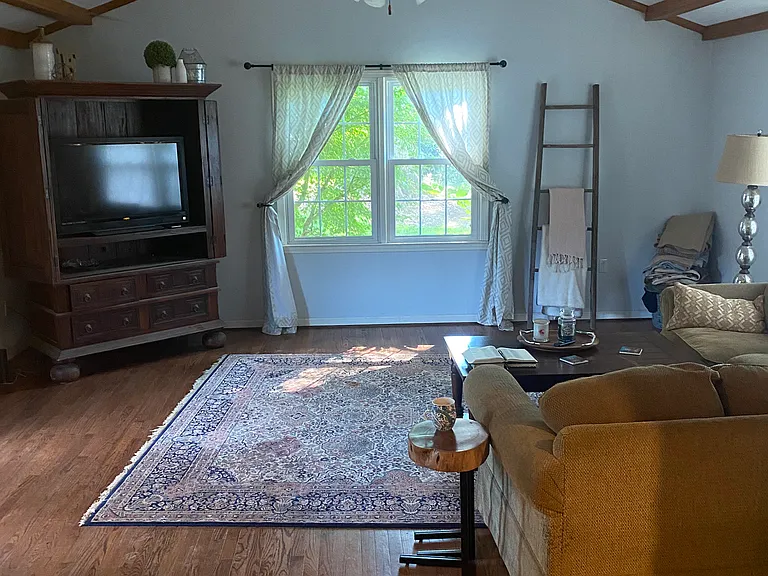 10 Linden Dr — Photo 3