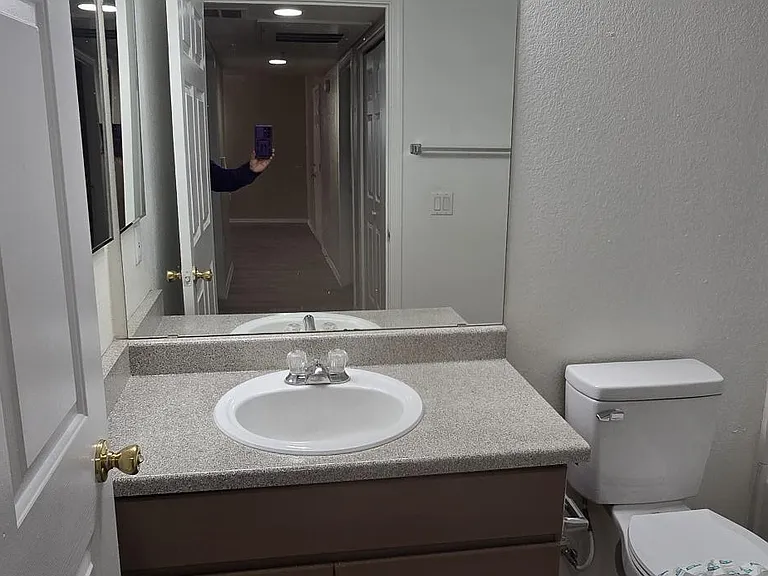 351 E Pearl St #202 — Photo 8