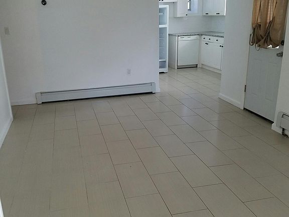 5th image of 2601 Schurz Ave #1