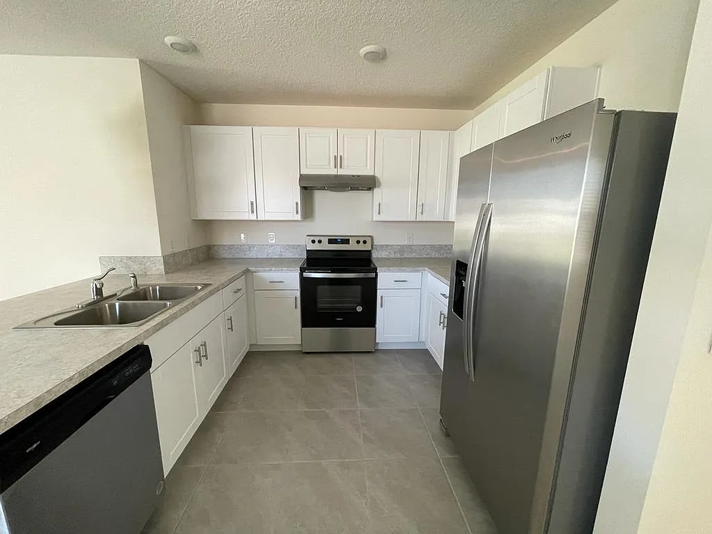 3 bed, 1516 sqft, $2,400 — Photo 4