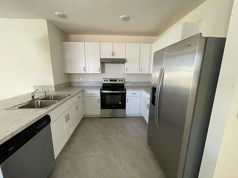 1533 Quinta Rd — Photo 4