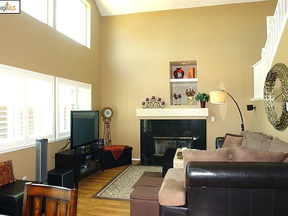 5th image of 4075 Regatta Dr