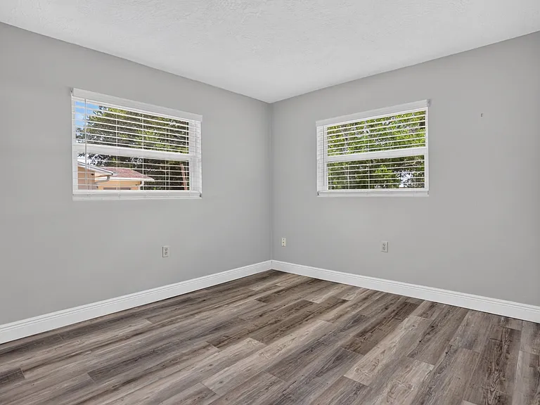 53 S Jeffery St — Photo 27