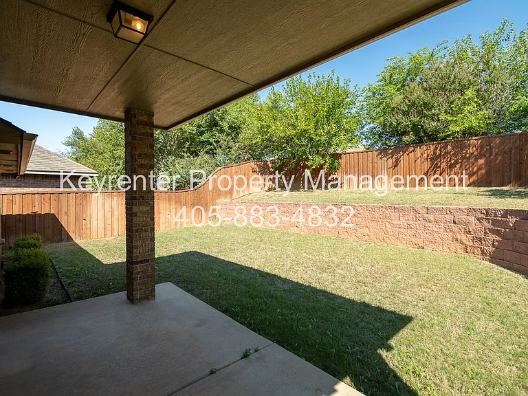 1301 Cedar Creek Dr — Photo 16