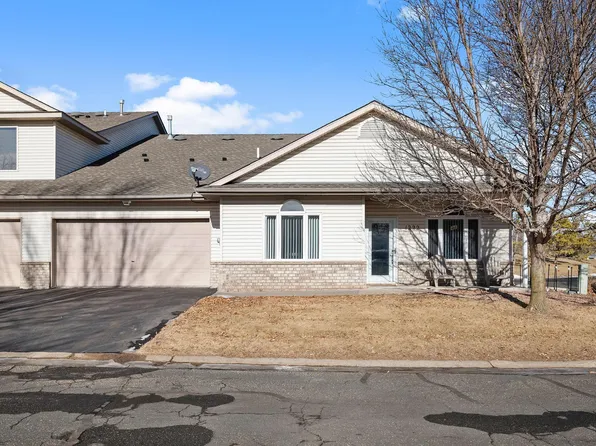 1222 Crystal Pl E, Chaska, MN 55318