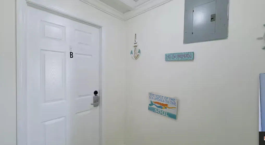 9 bed, 3800 sqft, $6,800 — Photo 1