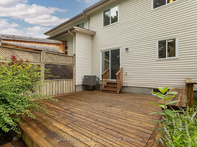 146 College Cir — Photo 40