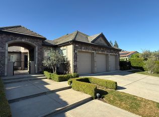 1367 E Glenlake Ln, Fresno, CA