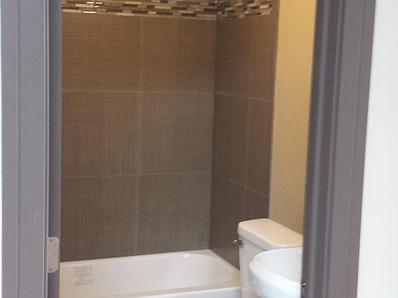 5th image of 4042 N Elston Ave #2W
