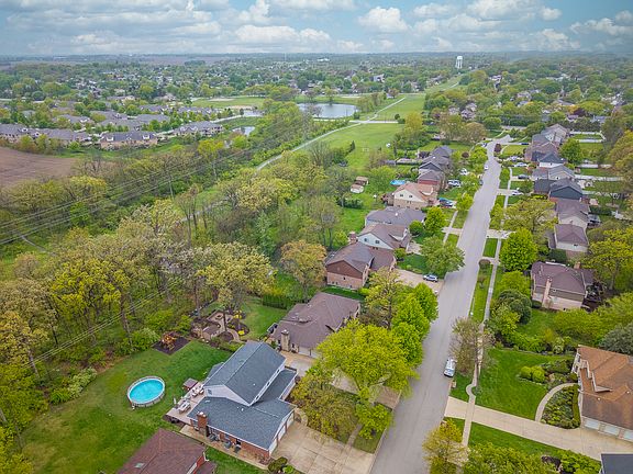 4th image of 13421 W Oakwood Ct