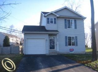 1045 Erskine Way, Waterford, MI 48328