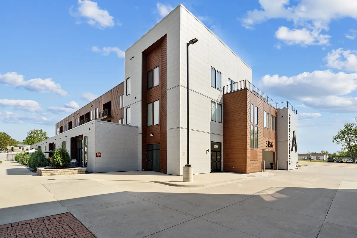 Building Photo - East Town Crossing