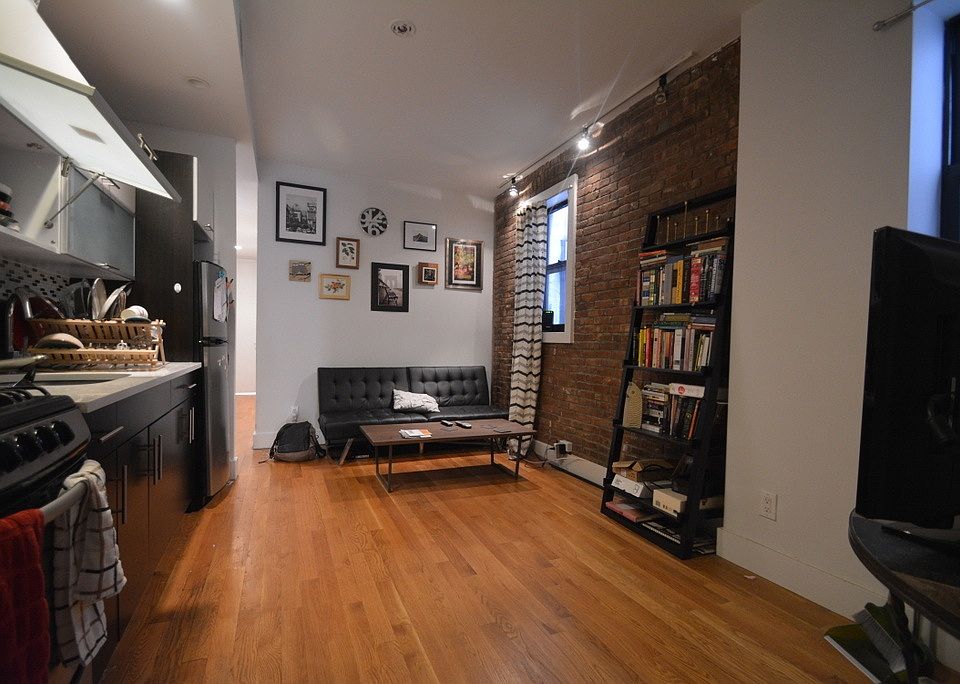 1st image of 30 Claver Pl #1STFLRR