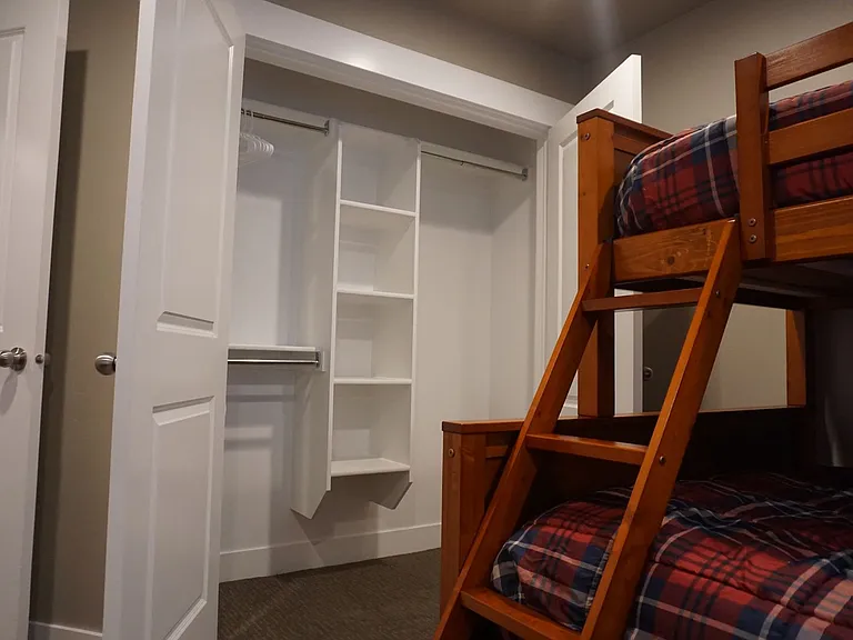 719 E Ryder Park Ln — Photo 24