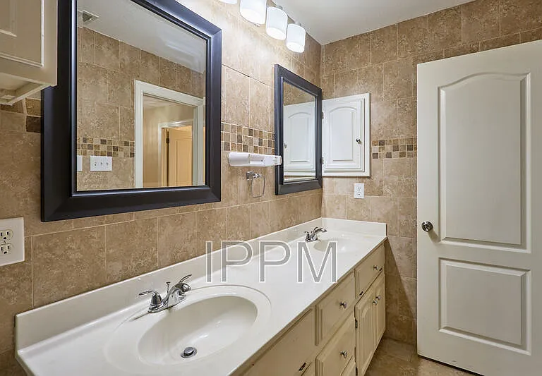 2609 Thomas Ln — Photo 17