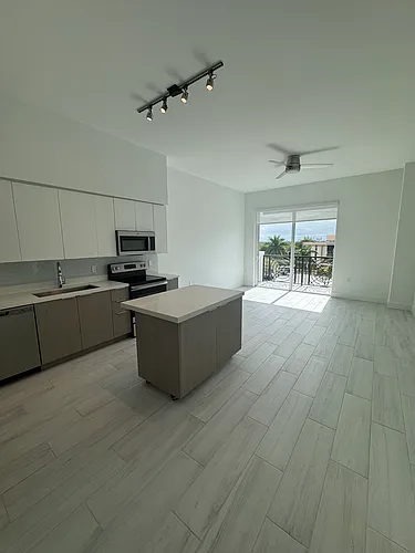 602 E Dania Beach Blvd Photo 1