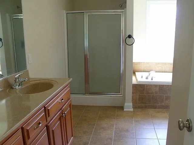 103 Ledbury Cv — Photo 10