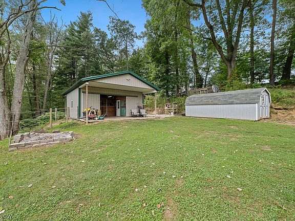5th image of 1323 Brussel Rd NE
