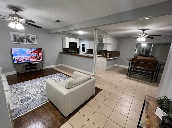 114 Dunn St, Red Oak, TX 75154