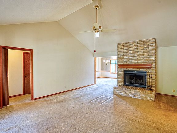 5th image of 1311 Malibu Dr