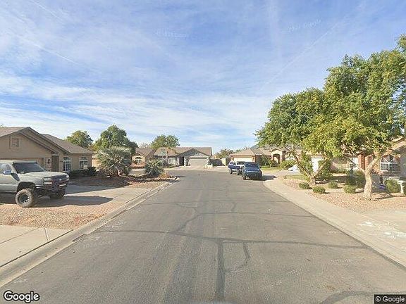 Exterior Neighborhood (street photo)