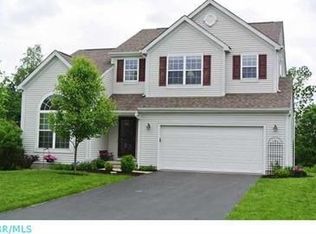 2430 Crestview Woods Ct, Newark, OH 43055