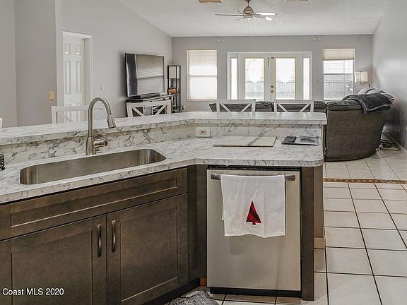 5th image of 913 Whisperoak Dr