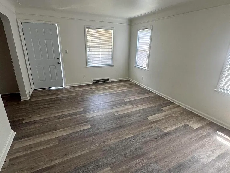 17331 Braile St — Photo 3