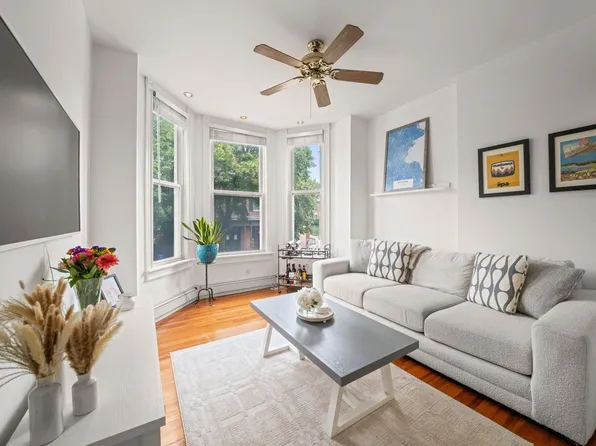 805 E 4th St #1, South Boston, MA 02127